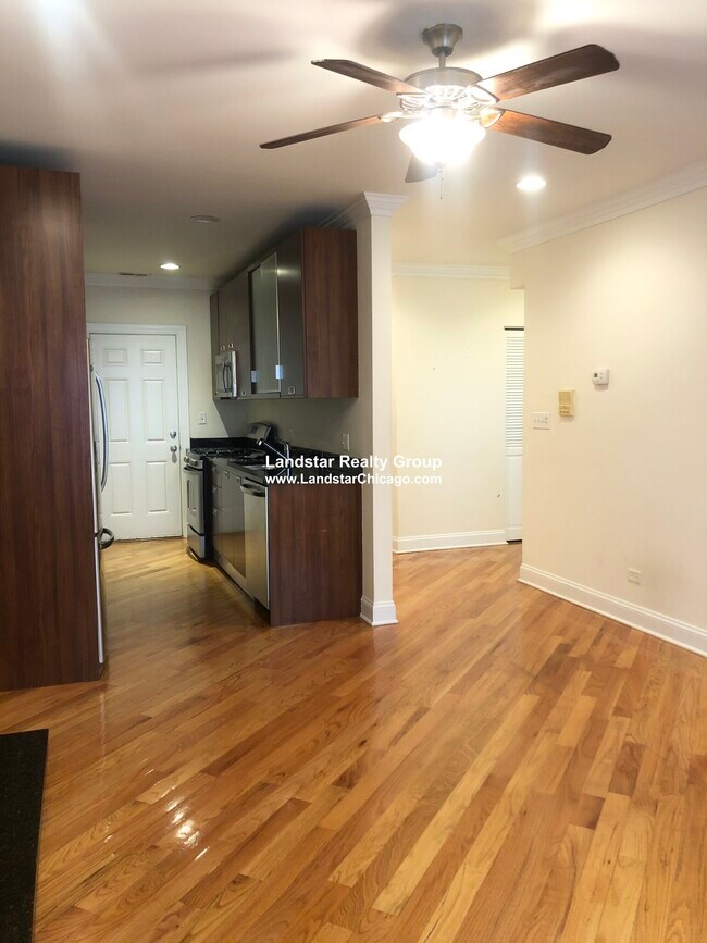 Foto del edificio - 6937 N Oakley Ave