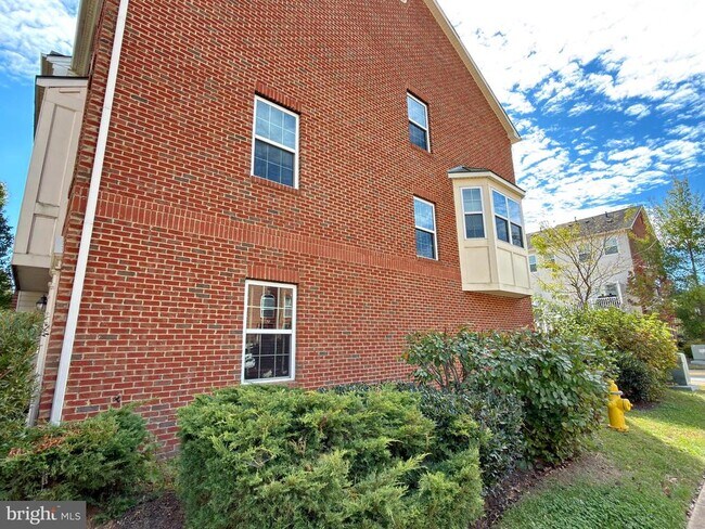 Building Photo - 2711 Coppersmith Pl