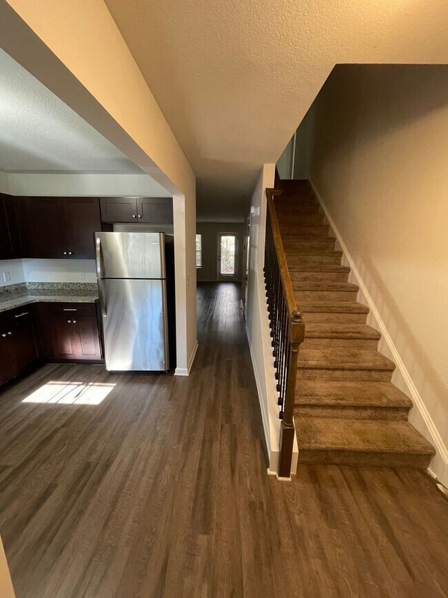 Building Photo - 172 Barfield Way