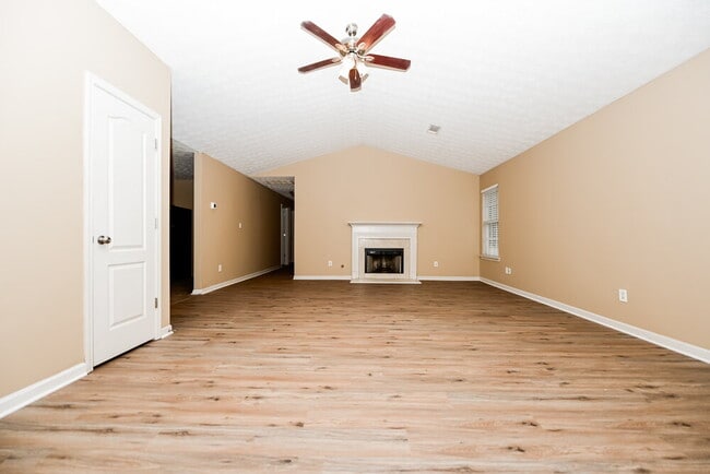 Foto del edificio - 5718 Rockingwood Dr