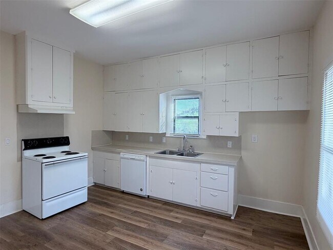 Foto del edificio - 1504 Watterson Rd