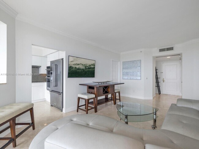 Building Photo - 4779 Collins Ave