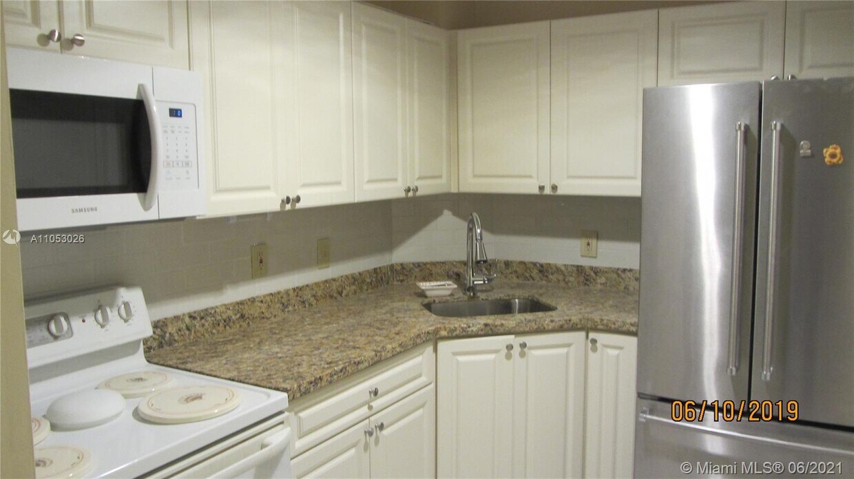 Foto principal - 639 W Oakland Park Blvd