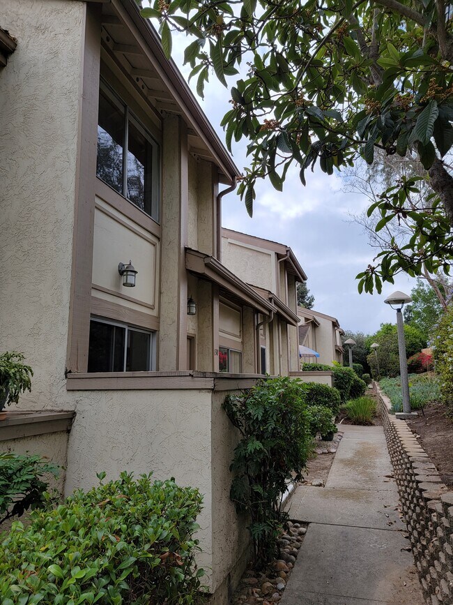 Puerta principal - 5440 Baltimore Dr