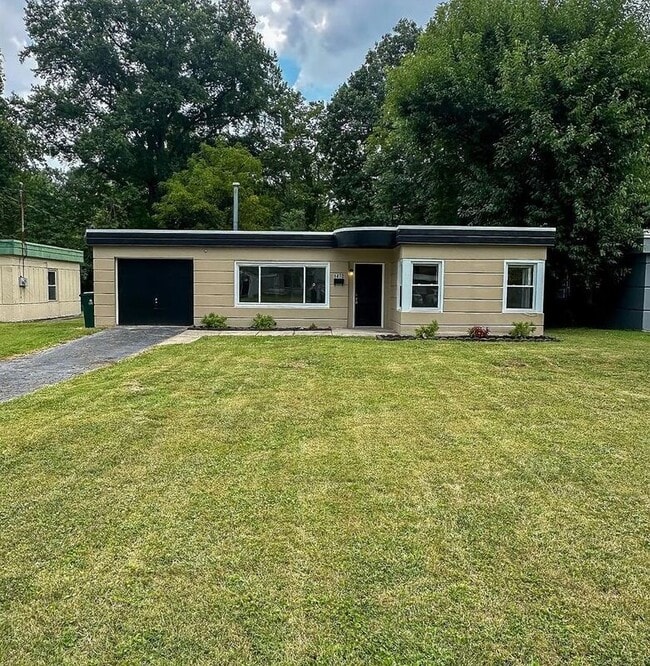 Photo - 1470 Antoinette Ave House