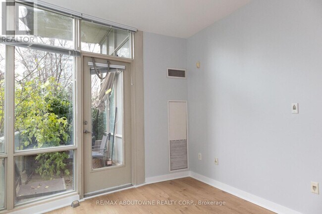 Photo du bâtiment - 35 Mariner Terrace