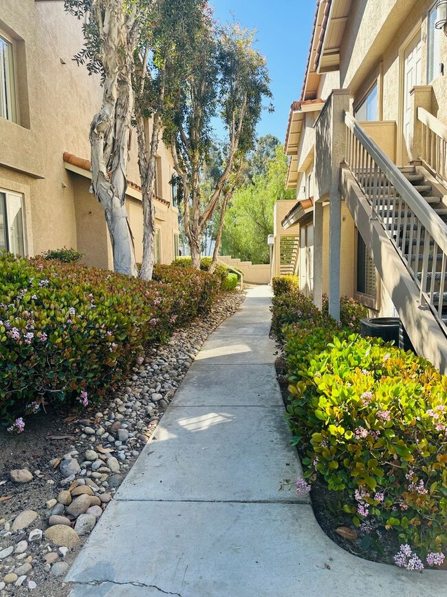 Foto del edificio - 3 bed 3 bath Condo for Rent in Rancho San ...