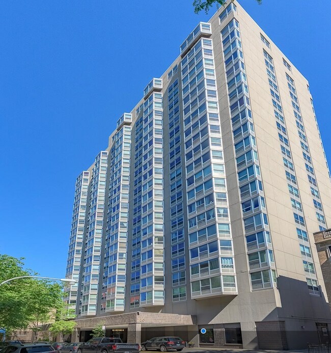 Building Photo - 720 W Gordon Ter