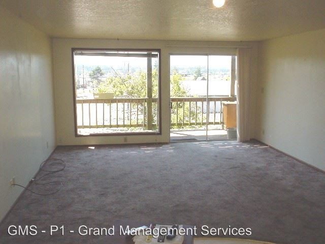 Building Photo - 2092-2098 Monroe Ave