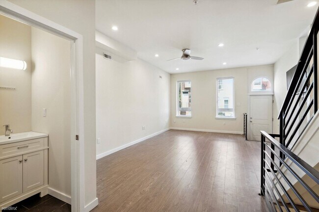 Foto del edificio - 5 br, 5 bath House - 1826 W Montgomery Ave