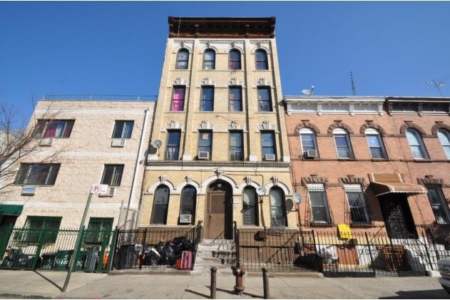 Building Photo - 7 Ridgewood Pl