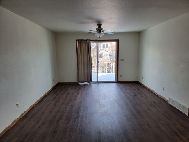 Foto del edificio - 406 W 7th Ave