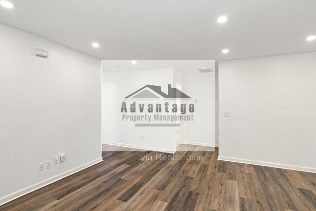 Building Photo - 553 Georgia 279