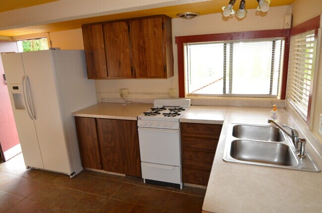 Foto del edificio - 1140 Shorewood Dr
