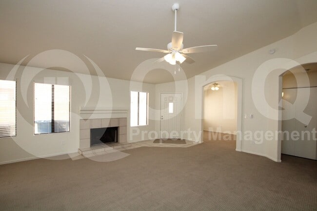 Building Photo - 4520 E Wildwood Dr