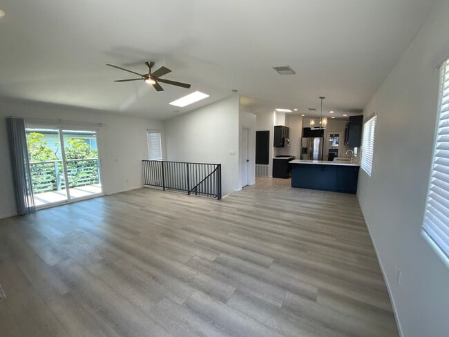 Building Photo - Modern Beach House