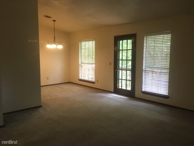 Building Photo - 600 Mary Lee Ln