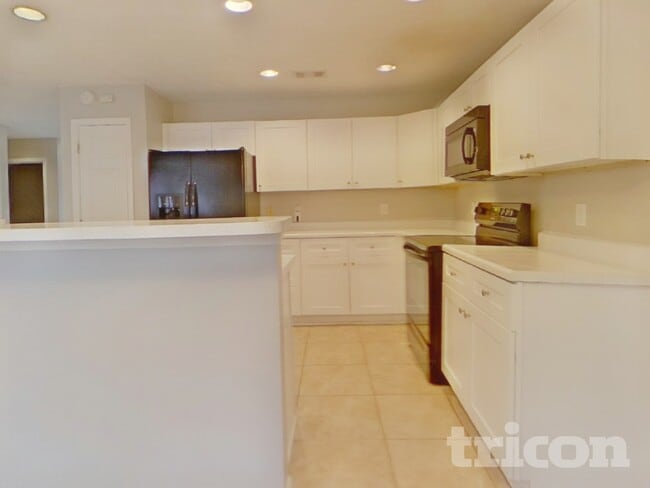 Building Photo - 2440 Lunetta Ln