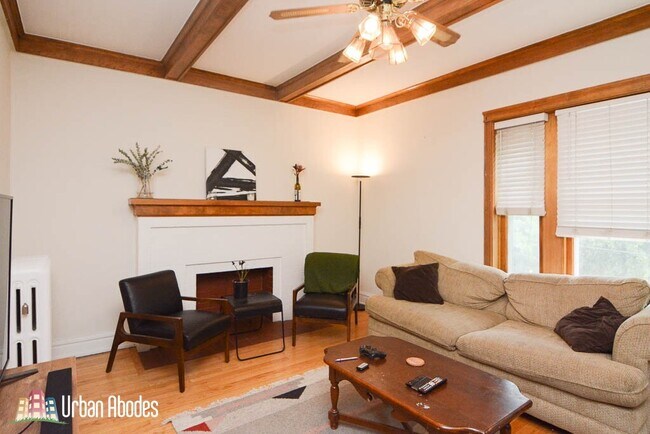 Foto del edificio - 6310 N Glenwood Ave