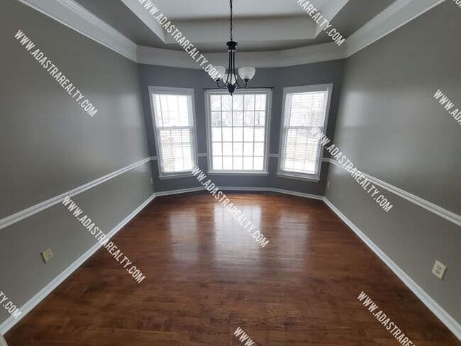 Building Photo - Gorgeous Blue Valley Home-Available in JULY!!