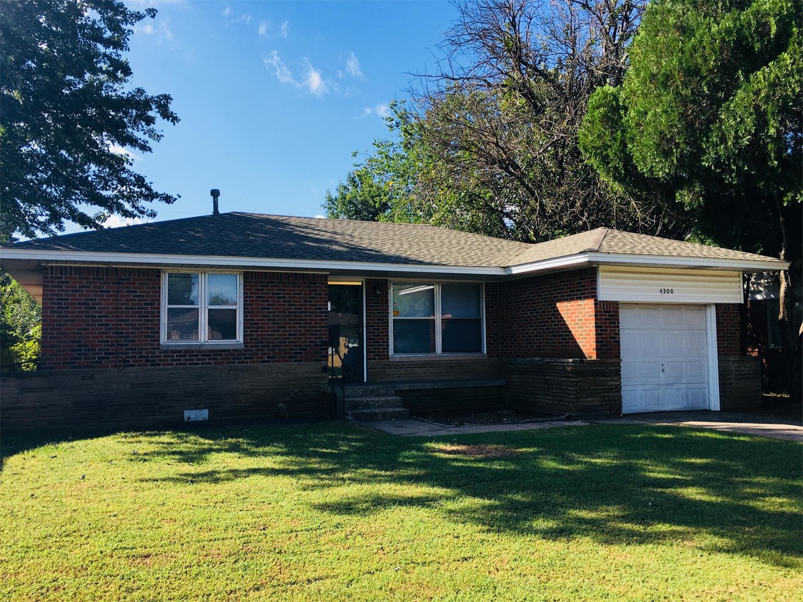 Foto principal - 4300 NW 20th St