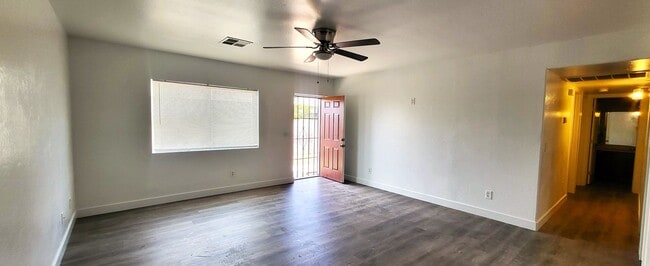 Foto del edificio - 2602 E Southgate Ave