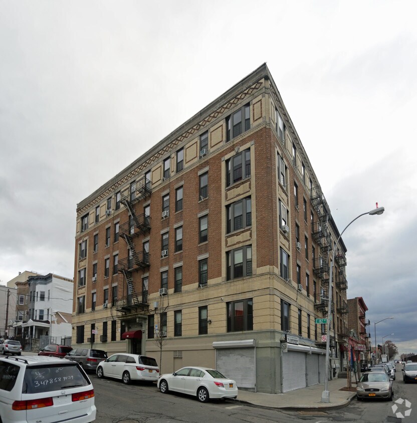Primary Photo - 440 E 182nd St
