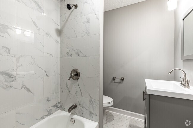 2HAB, 1BA - 950 ft² - The Shawnee