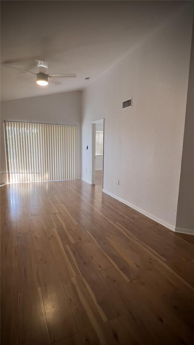 Building Photo - 2841 N Oakland Forest Dr