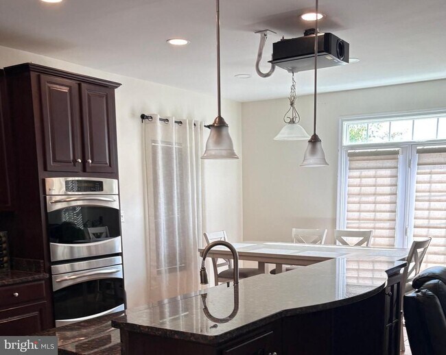 Foto del edificio - 15145 Leicestershire St