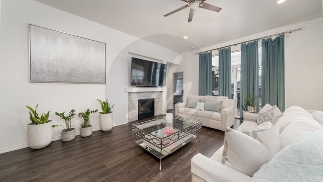 Building Photo - Beautiful Rancher in Cumbre Vista