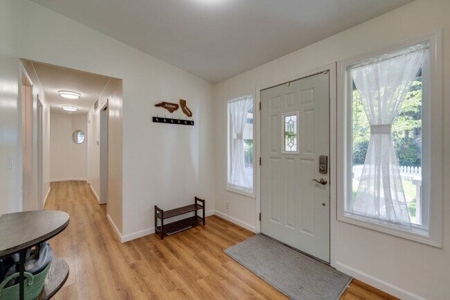 Building Photo - 3Bd/2Ba Kenmore House