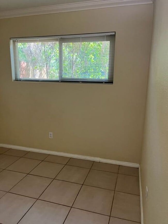 Foto del edificio - COMING SOON !! 2 Bedroom 1 Bath Apartment in Palm Springs!