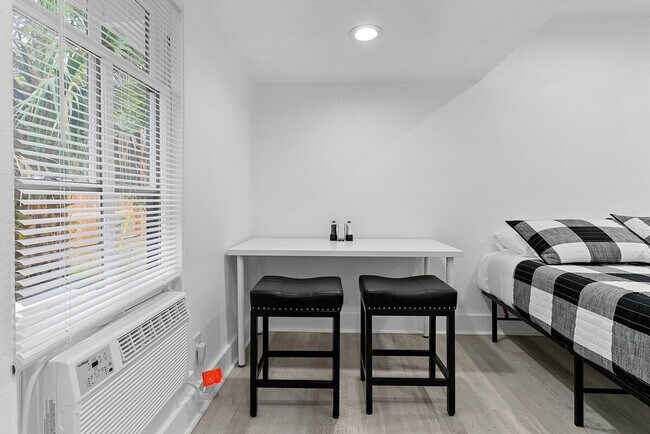 Foto del edificio - 412 Harwood St