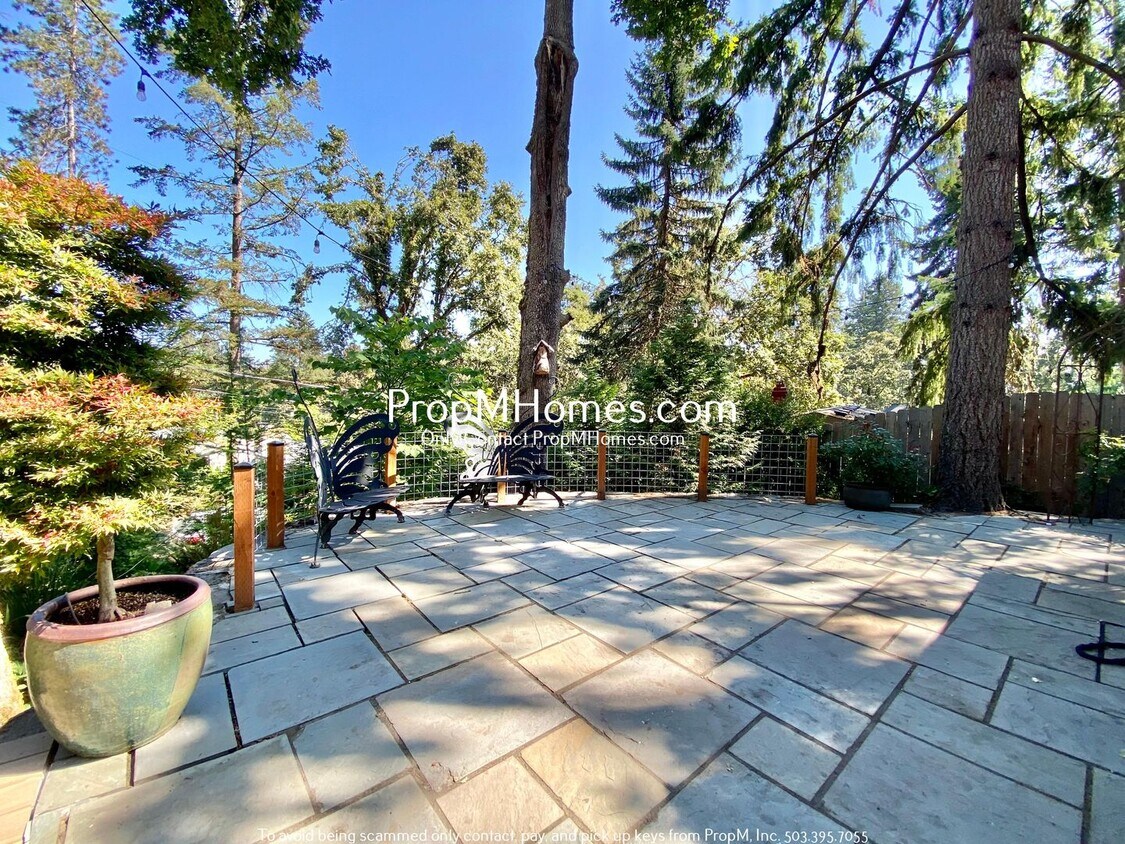 Foto principal - Beautifully Updated Modern Oasis in West Linn