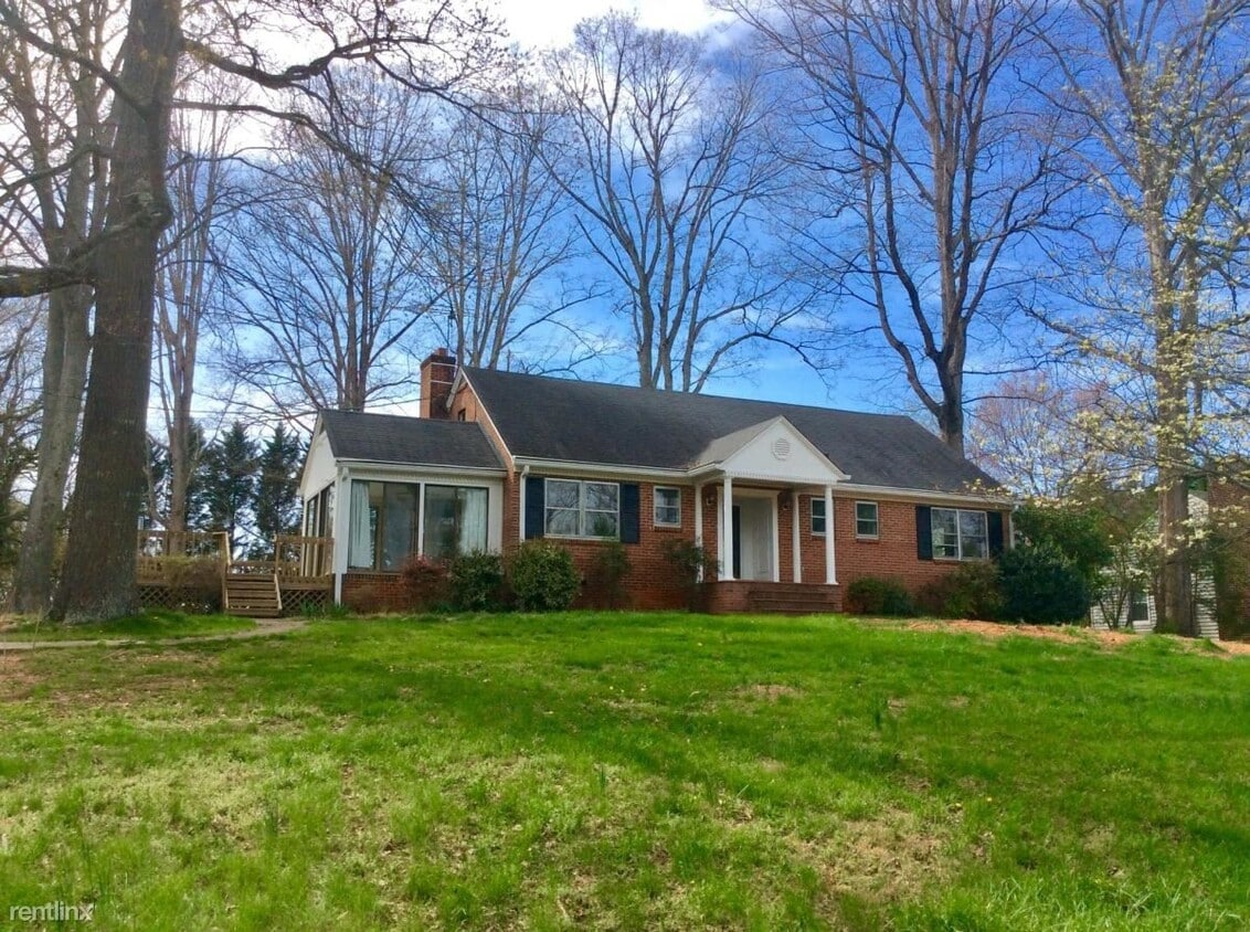 Primary Photo - 3 br, 2 bath House - 4112 Shattalon Dr