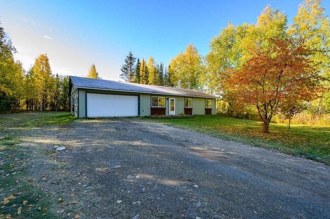 Foto del edificio - 3 BEDROOM | 2 BATHROOM | 2 CAR GARAGE | AI...
