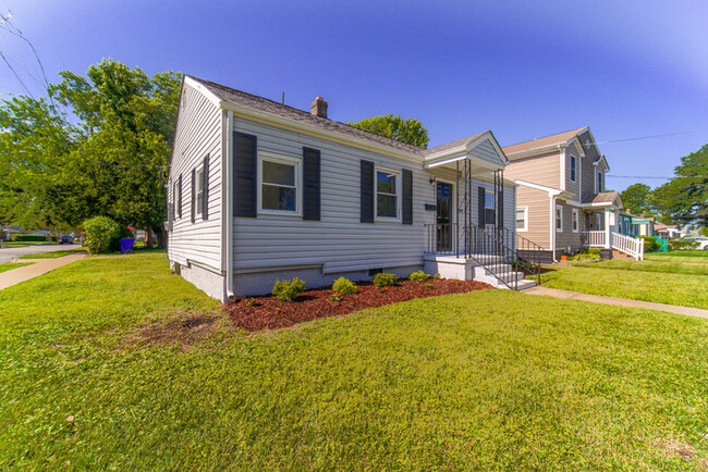 Building Photo - STUNNING 3 BED SINGLE FAMILY HOME!!