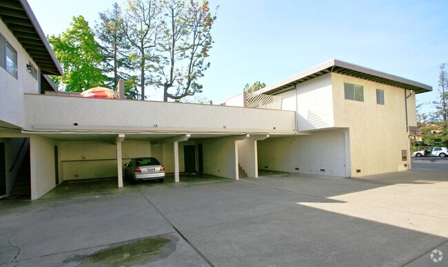 Foto del edificio - 242 Elwood St