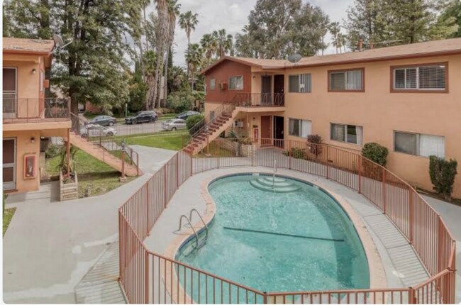 Building Photo - Coral Wood Court