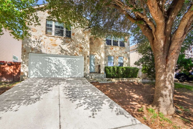 Building Photo - "Spacious 4-Bed Oasis with 2.5 Baths in Pr...