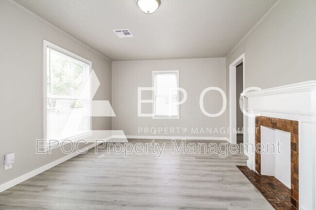 Foto del edificio - 317 East Jacobs Dr