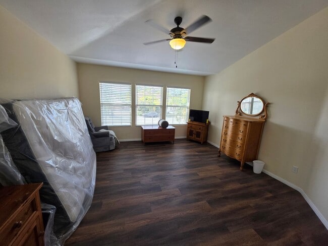 Foto del edificio - 2432 Papyrus Ct