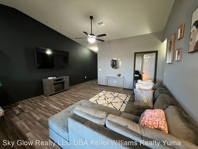 Building Photo - 2 br, 2 bath House - 7293 E. 39th Pl.