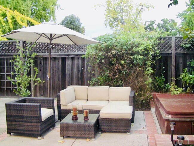 Foto del edificio - 1044 Gloucester Ct