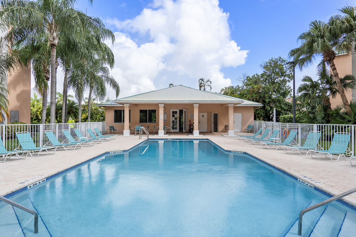 Foto principal - 85 Gulfstream Rd