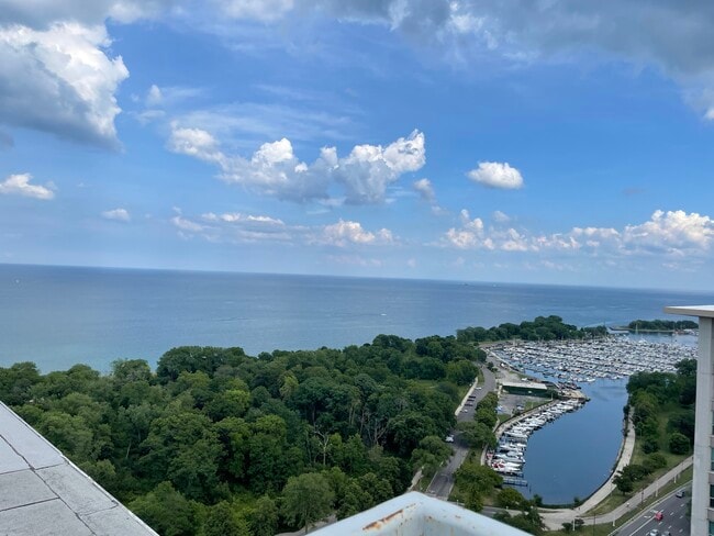 Building Photo - 3600 N Lake Shore Dr