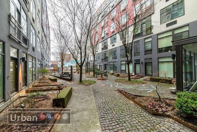 Foto del edificio - 114 Troutman St