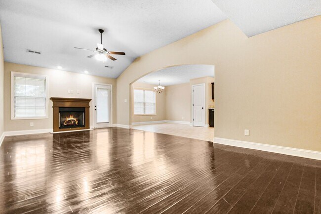 Foto del edificio - Pet Friendly Three Bedroom!