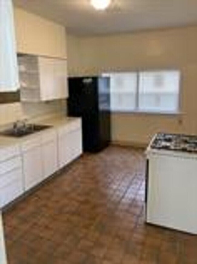 Foto del edificio - 210 N Central Ave